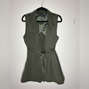 Velvet Heart Olive Green Open Sleeveless Jacket Size L